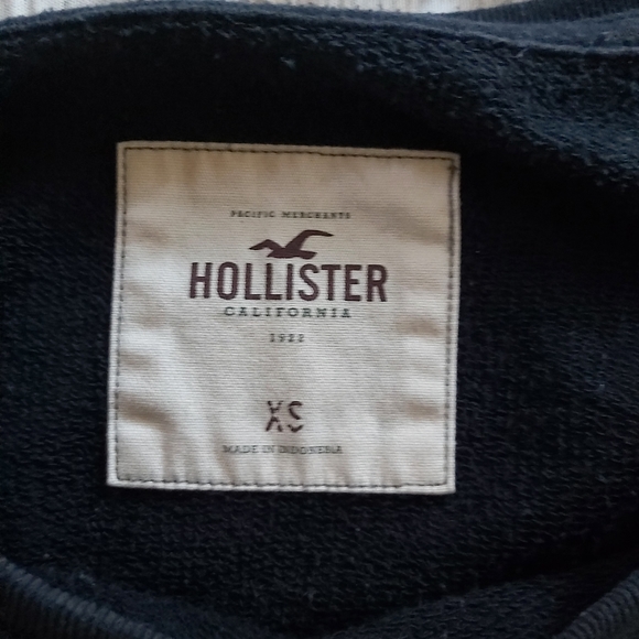 COPY - Navy blue holister sweater - Picture 3 of 3